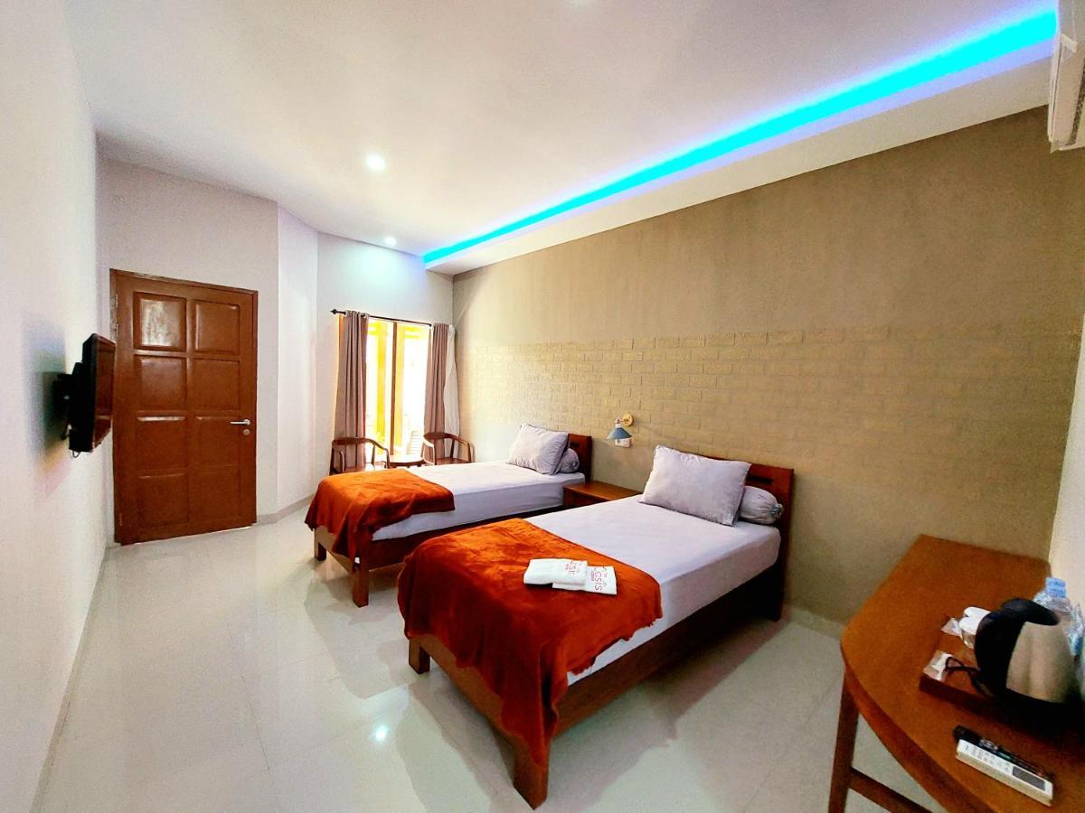 Oasis Hotel Ampana エクステリア 写真